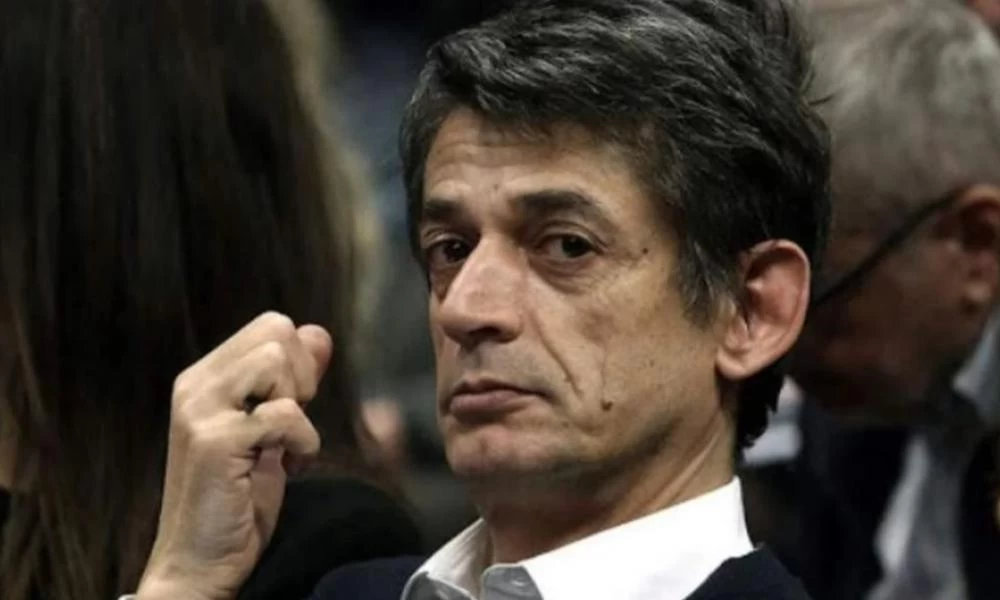 Έγινε και αυτό: Διαφώνησε ο Καρανίκας με το γιουχάισμα του πρωθυπουργού στην κηδεία Θεοδωράκη!